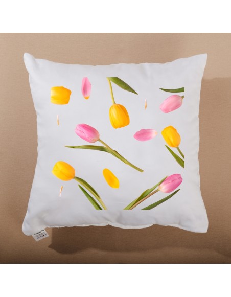 Velery_Декоративна_подушка_мотив_тюльпанів_EMI