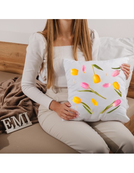 Декоративна_подушка_Velery_мотив_тюльпанів_EMI