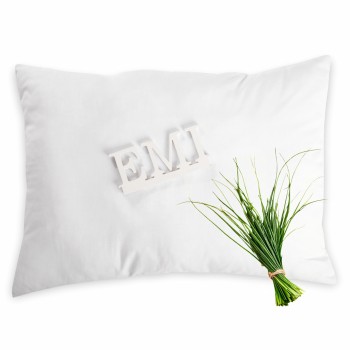 osvizhayucha_podushka_z_lemongrasom_v_interieri_spalni