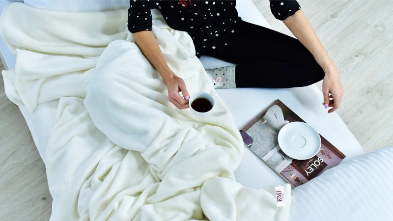 Плед_кремовий_150x200cm_EMI