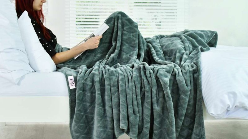 Плед_сірий_Luxur_150x200cm_EMI