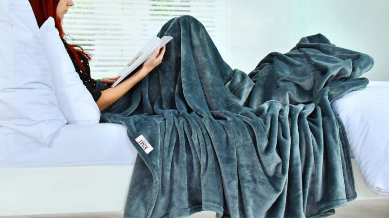 Плед_темно-сірий_150x200cm_EMI