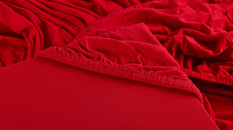 Простирадло_червоне_jersey_EMI