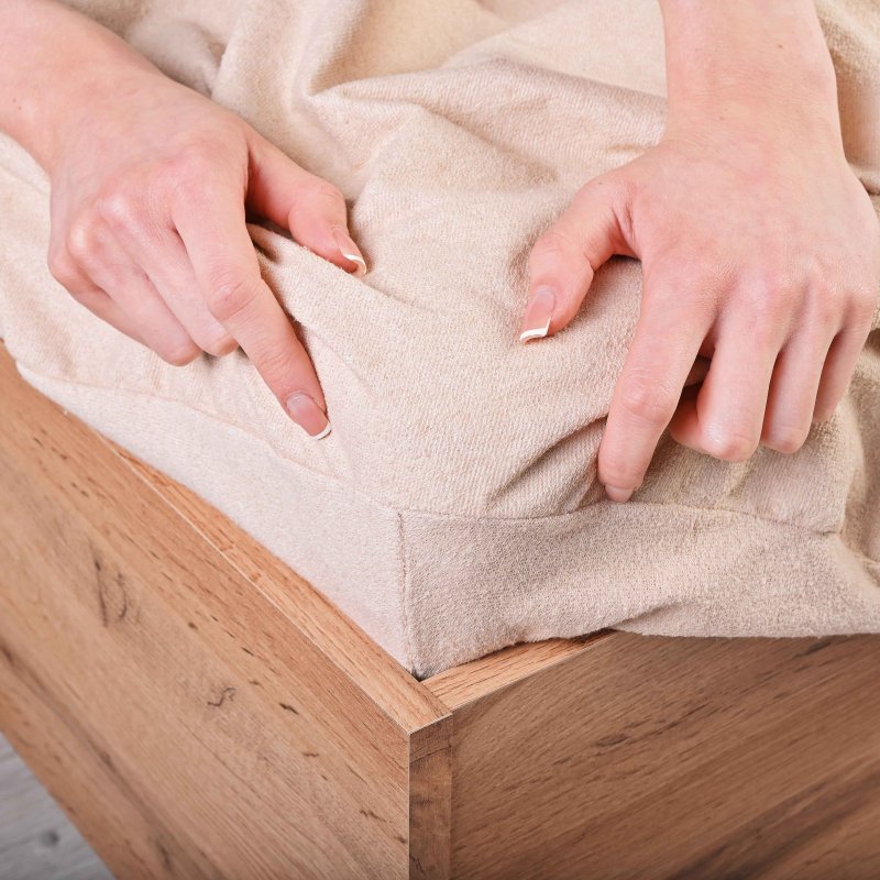 водонепроникне_кремове_простирадло_з_гумою_довкола