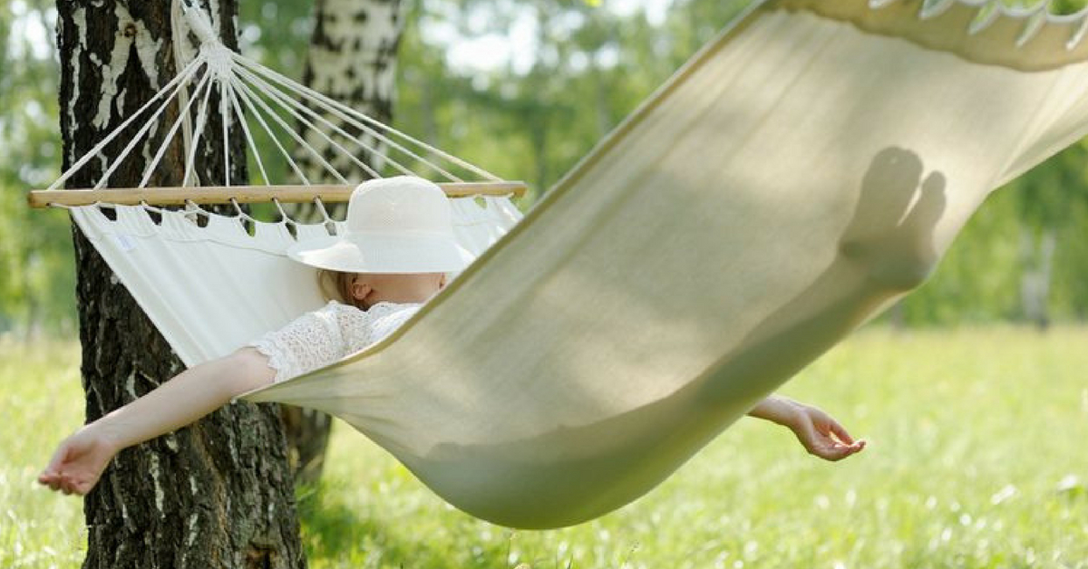 НЕ МОЖЕШ СПАТИ ВЛІТКУ? ТОП 4 ПРОДУКИ, ЯКІ ВПОРАЮТЬСЯ З ЦИМ