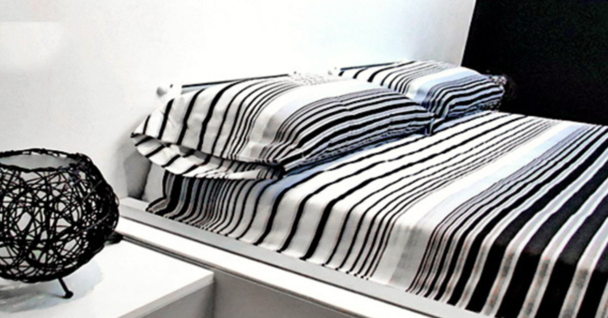 РОЗУМНЕ ЛІЖКО, ЯКА САМЕ СЕБЕ ЗАСТЕЛИТЬ?